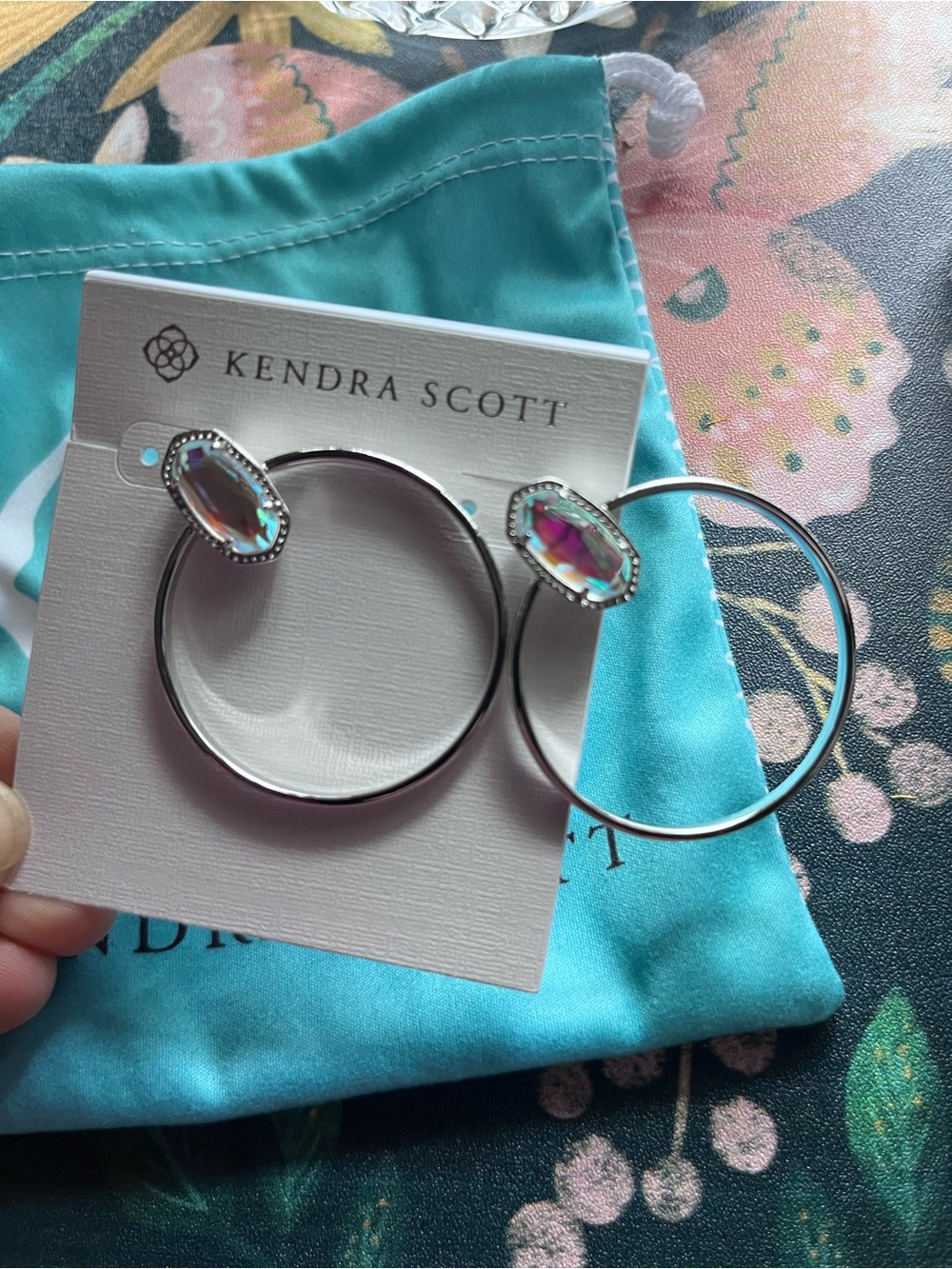 Kendra Scott Myra Hoop Earrings - Picture 5 of 6
